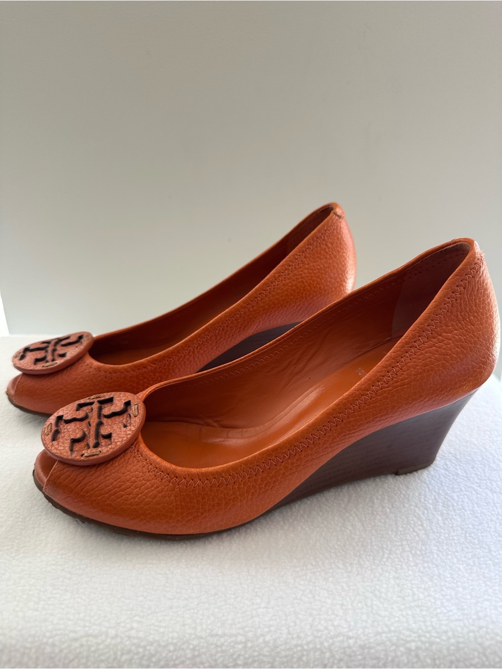 Tory Burch Orange Peep-Toe Leather Heels with Logo Medallion - Picture 2 of 6